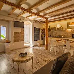 En El Corazon De Tarragona. Planta Baja Con Patio. Appartement Tarragone